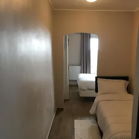 Le Saint Ouen Hotel *