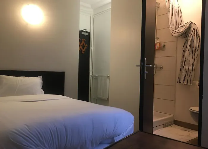 Otel Le Saint Ouen Paris
